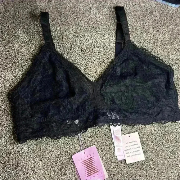 Sexy NWT Savage Fenty Bra - Picture 1 of 3